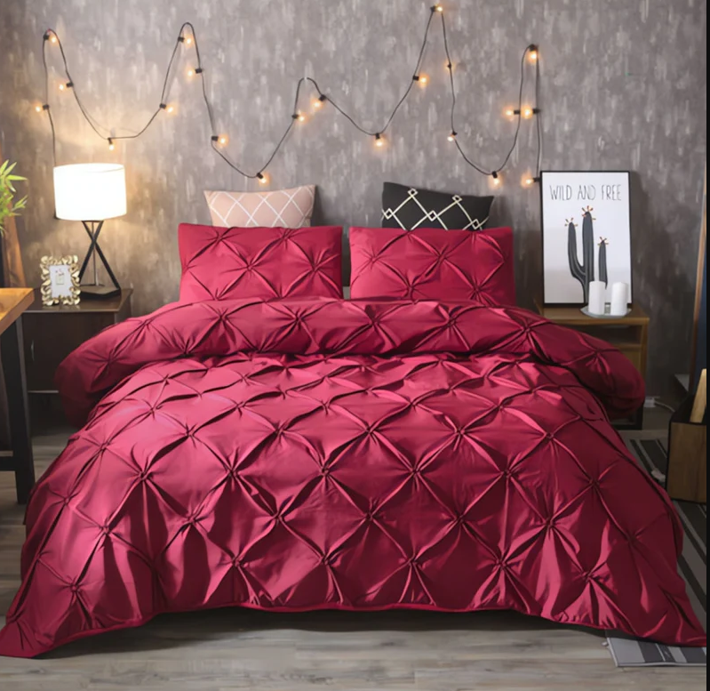 AmoreEase – Pinch Pleat Duvet Cover Set color crimson red
