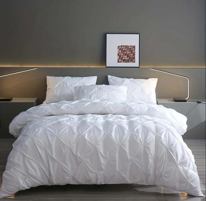 AmoreEase – Pinch Pleat Duvet Cover Set color pearl white