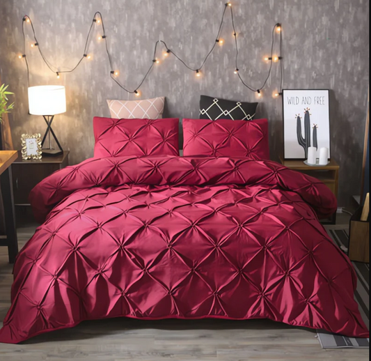 AmoreEase – Pinch Pleat Duvet Cover Set color crimson red